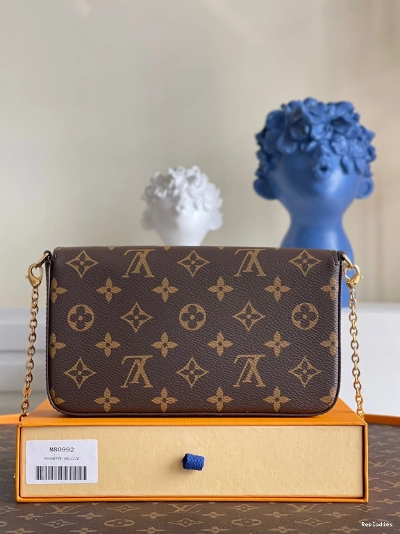 Cheap FÉLICIE POCHETTE LOUIS VUITTON 0822